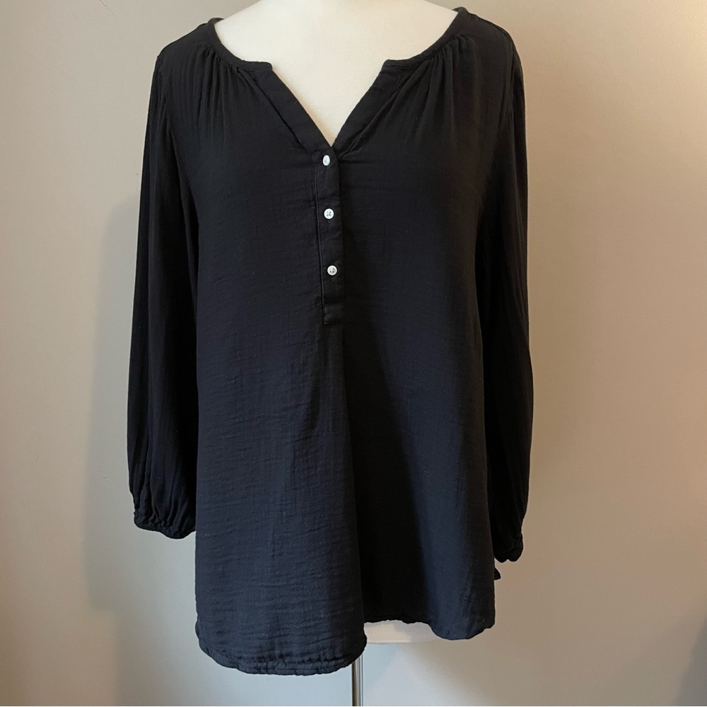 Old navy black tunic top , size M, great condition